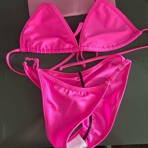 Toxic Angelz Vibrant Pink Fit Model Set (w/ two bottoms)